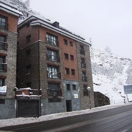 3000 * Canillo